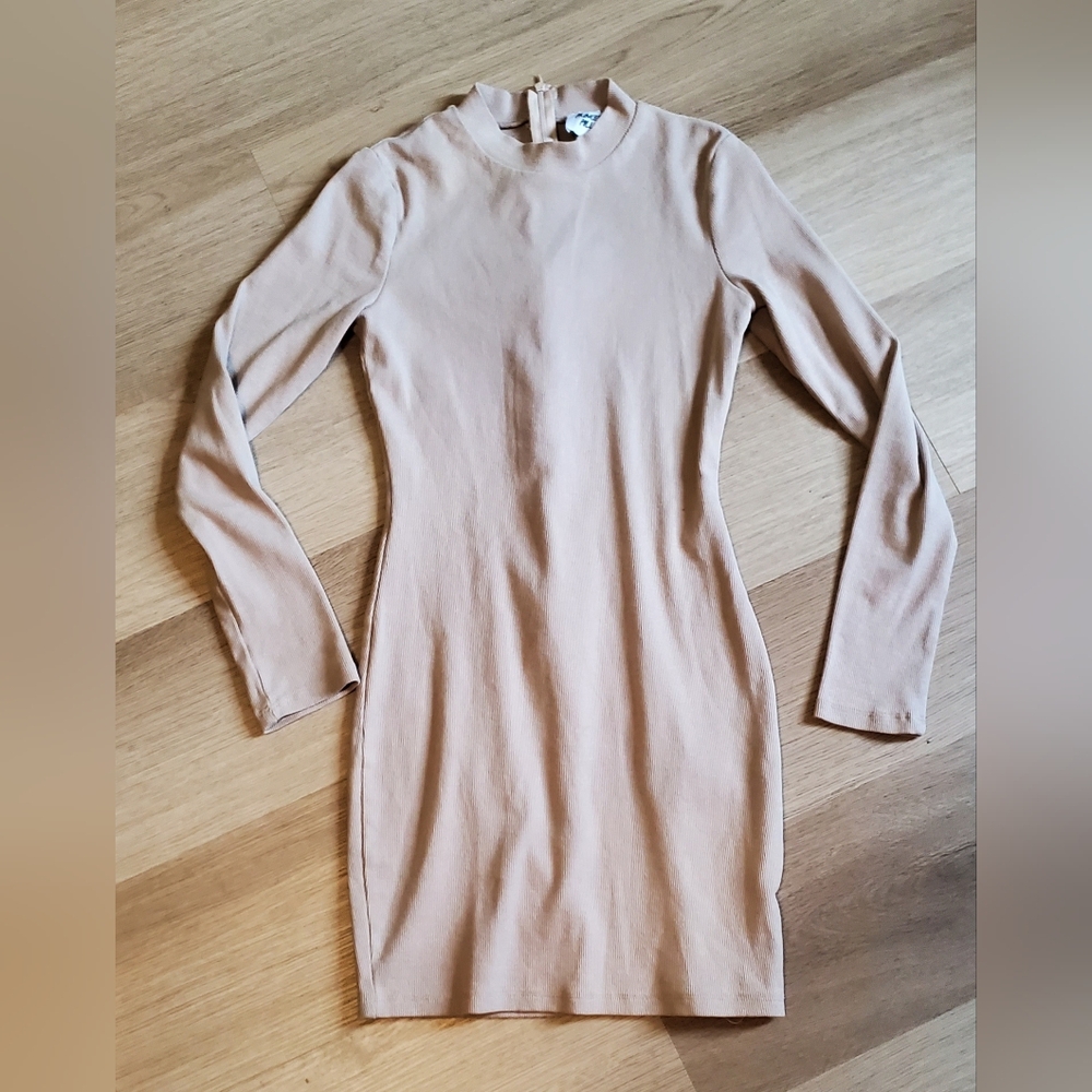 🎀 Princess Polly Cozy Pinkish Tan Long Sleeve Dress Size US 4 🎀